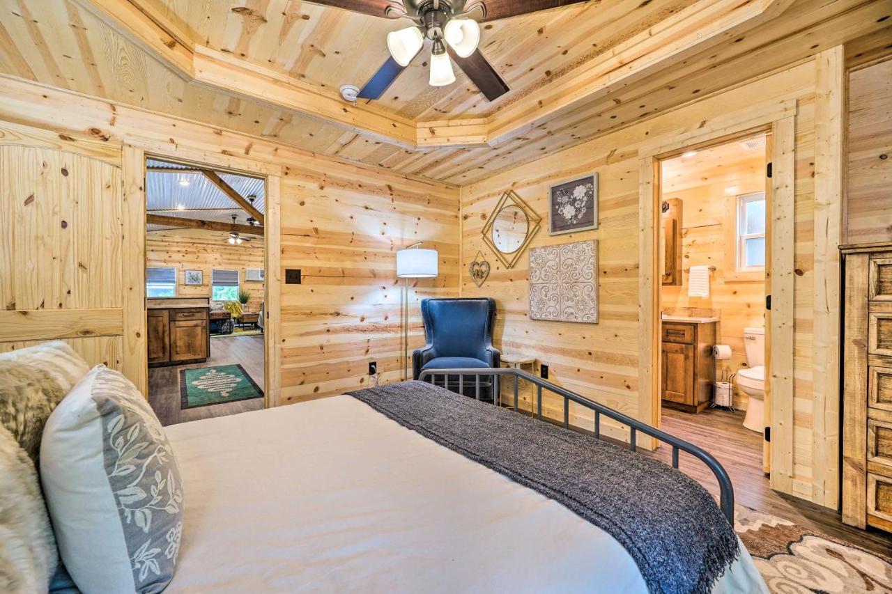 Stylish Cabin By Beavers Bend Hot Tub And Fire Pit Broken Bow Exterior foto